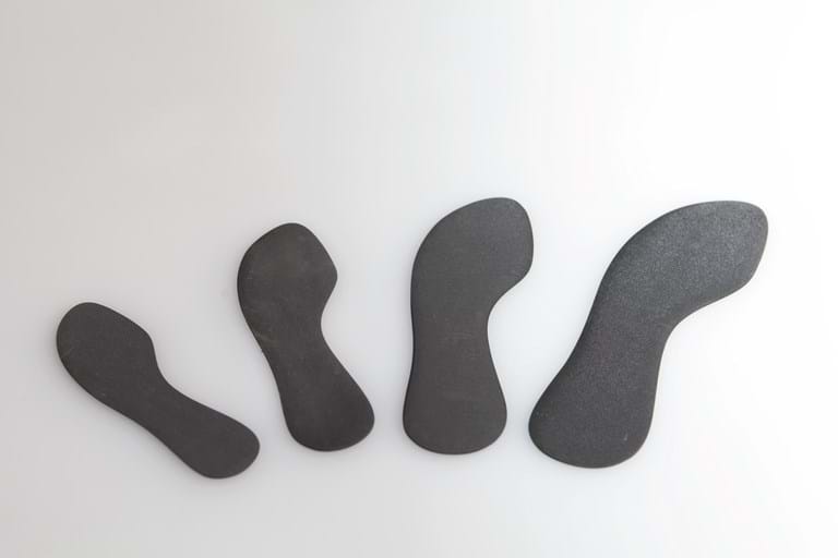 Carbon fibre footplate for toe walking